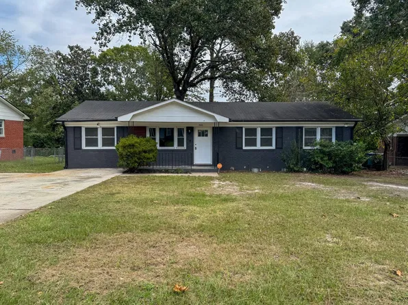 6116 Conaway Dr, Fayetteville, NC 28314