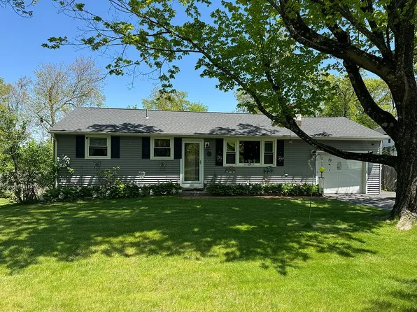 34 N Pleasant Rise, Brookfield, CT 06804