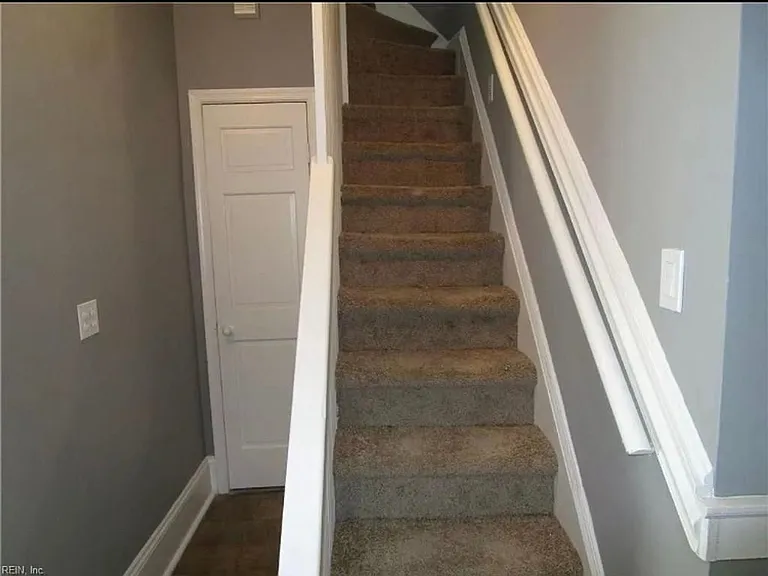 830 Lexington St — Photo 8