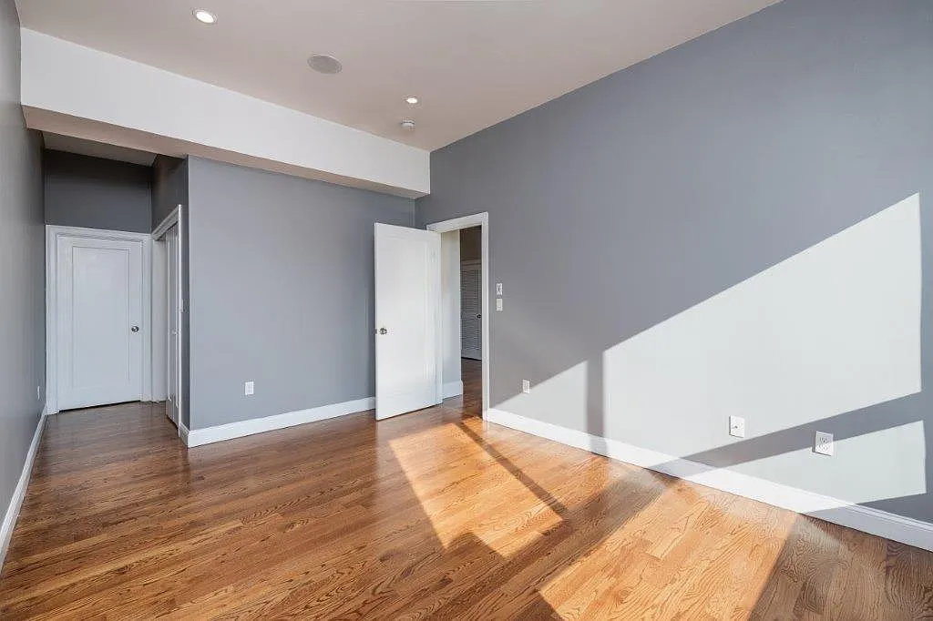 2 bed, $4,450 — Photo 4