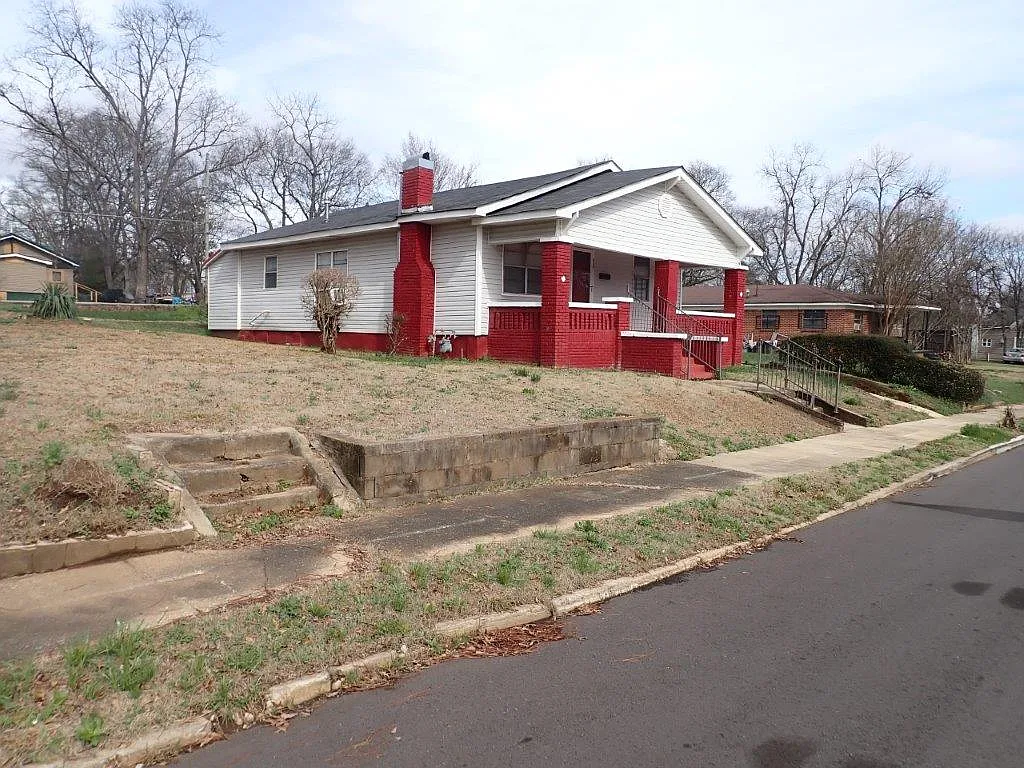 Building Photo - 220 5th Way