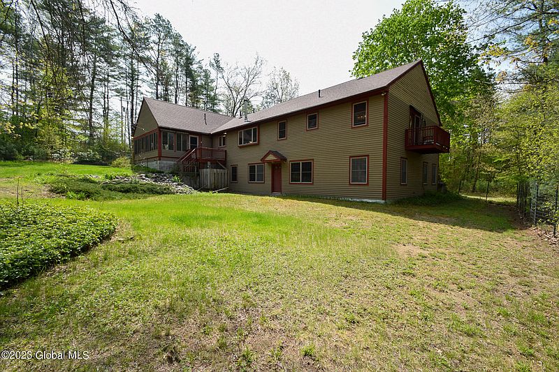 4th image of 16 Fox Farm Road