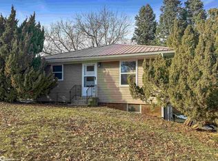 714 6th St, Traer, IA 50675