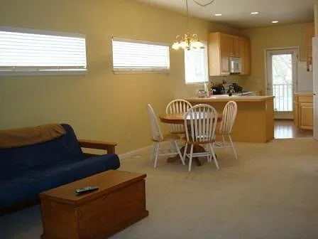 1503 Haymarket St — Photo 7