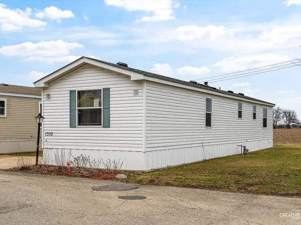 1352 Lauren Dr, Sandwich, IL 60548