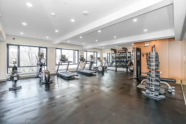 Rented by Bond New York | media 43