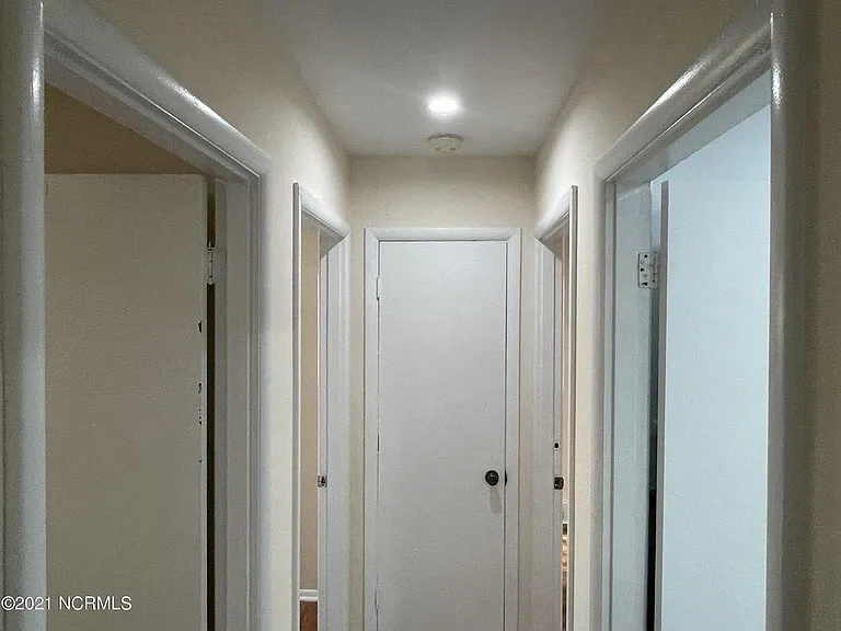 201 S Warren St — Photo 32