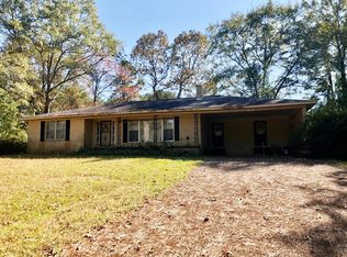 102 Gregory Dr, Mantachie, MS 38855