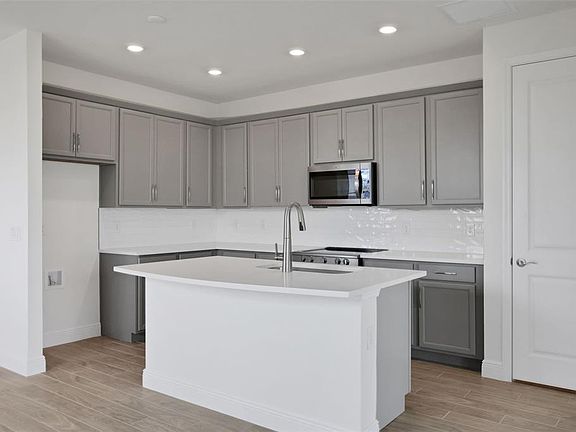 4th image of 7562 Sea Oak Ct