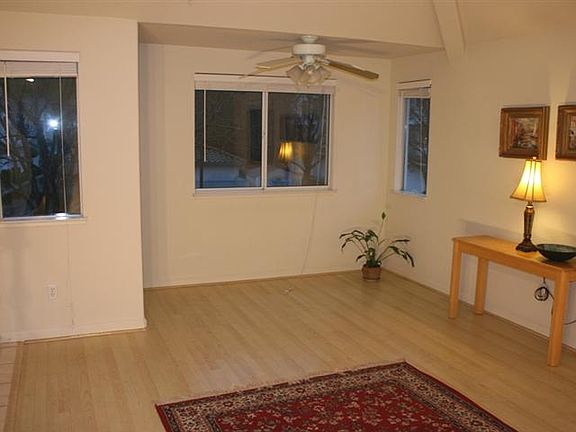 2nd image of 1256 Tea Rose Cir