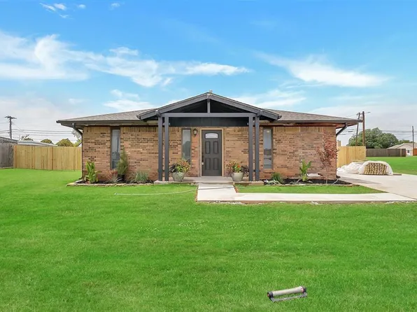 1206 N Market St, Cordell, OK 73632