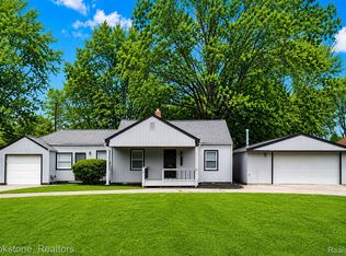 22843 Phelps St, Clinton Township, MI 48036