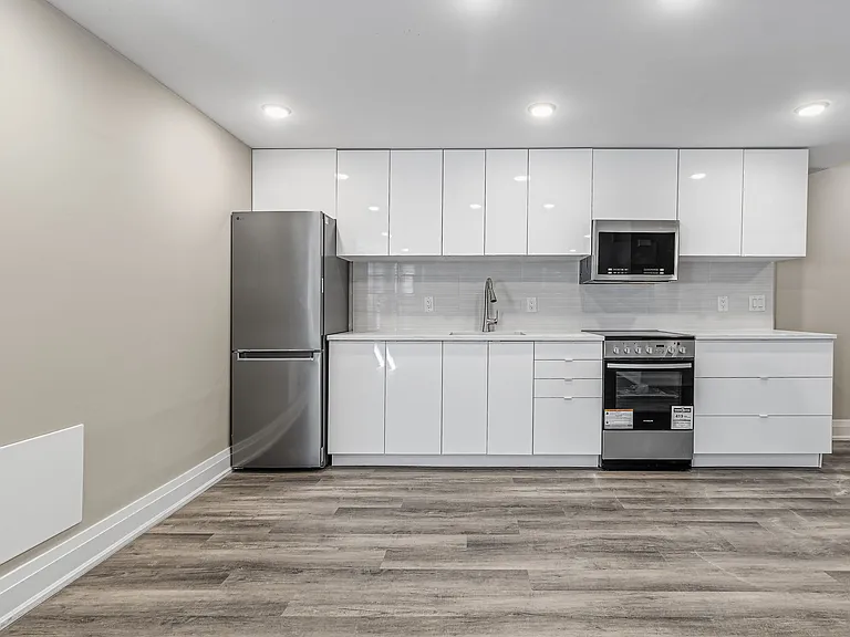 505 Churchill Ave N #5 — Photo 3