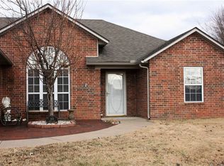 103 N Maple Leaf Ave, Siloam Springs, AR 72761