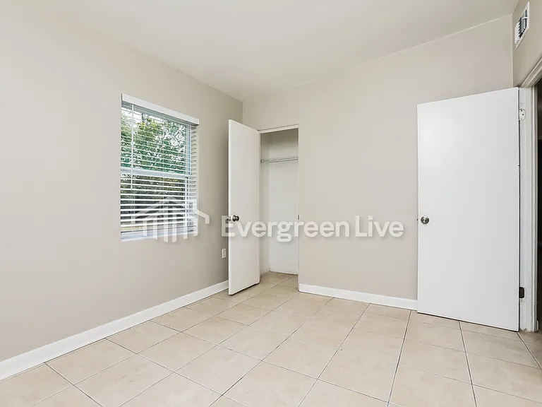 918 Hacienda Ct — Photo 11