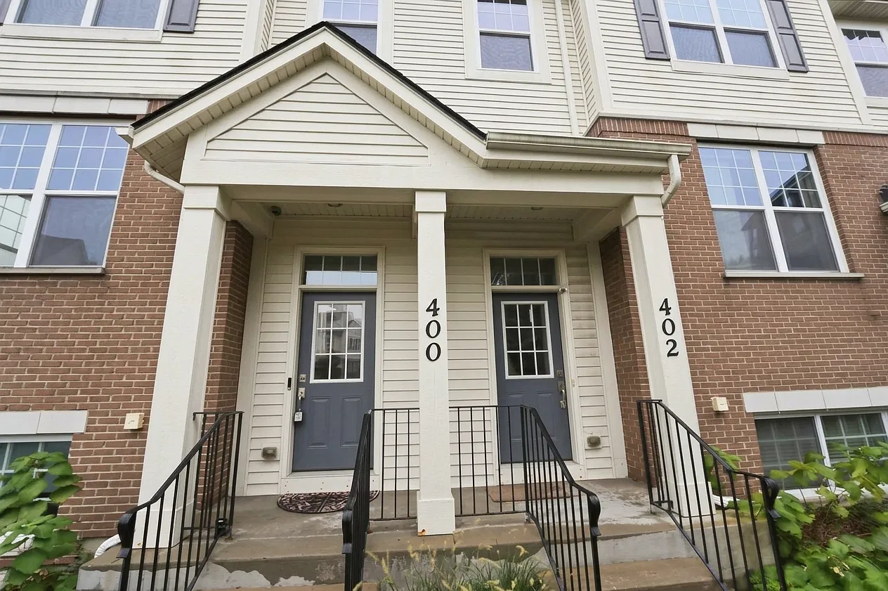 4 bed, 2.5 bath, 1876 sqft, $4,400 — Photo 1