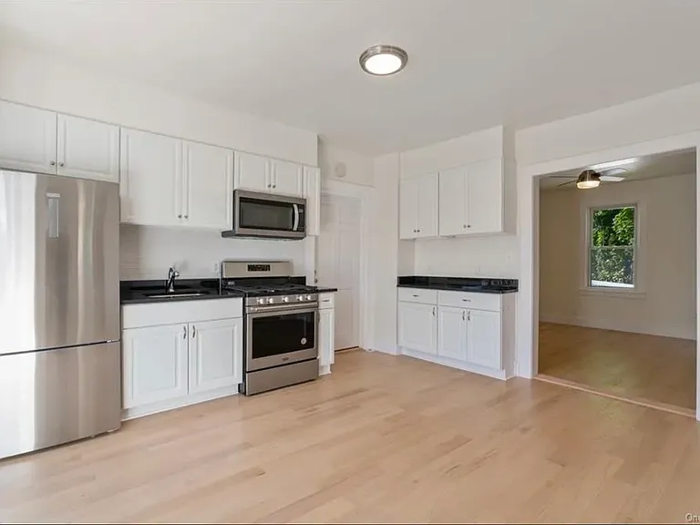 24 Weaver St #A — Photo 5