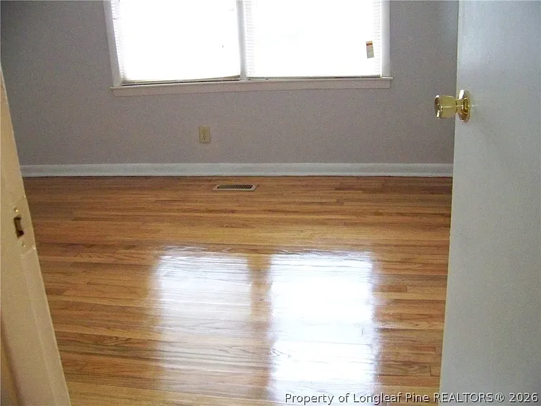 320 Bandera Dr — Photo 4