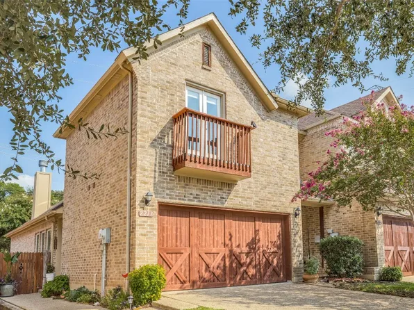 2217 Highland Villa Ln, Arlington, TX 76012