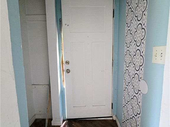 5th image of 1619 Livingston Ave