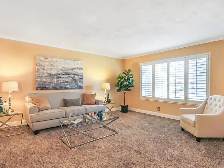 2065 Ensign Way — Photo 3