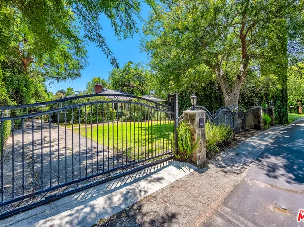 12144 Blix St, Valley Village, CA 91607