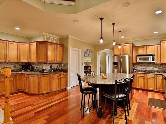 5th image of 14730 Clarinda Ct