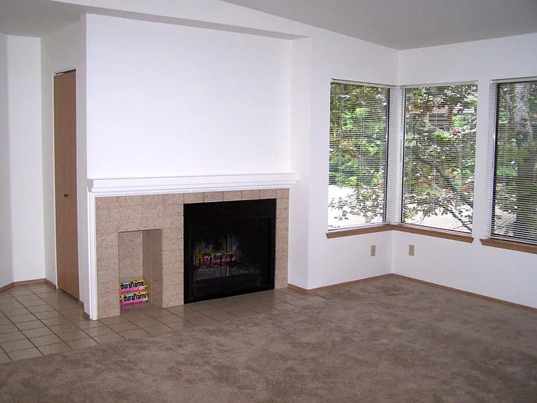 1276 Bellevue Way NE #4 — Photo 2