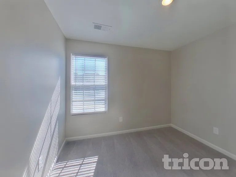 1715 Southwold Ln — Photo 11