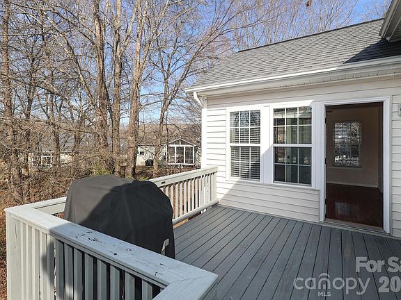 4th image of 3025 Hiddenbrook Way