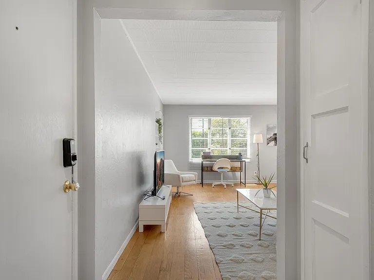 1325 Sacramento St #3 — Photo 6