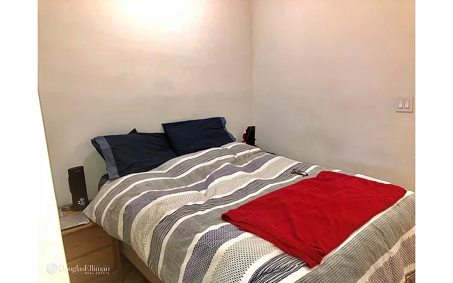 Rented by Douglas Elliman | media 26