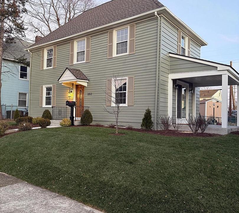 1st image of 202 Chestnut St