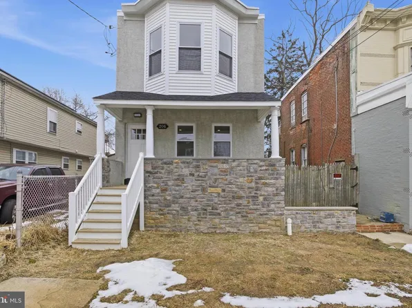 206 Bartram Ave, Essington, PA 19029