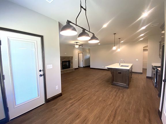 4th image of 4200 Royal Garden Dr