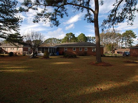 4th image of 208 Kalmar Dr