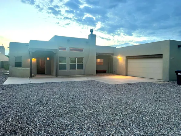 3105 Demavend Rd NE, Rio Rancho, NM 87144