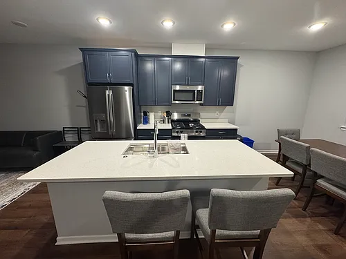 3664 Trumbull St Photo 1