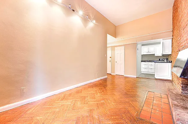 Rented by REAL New York | media 4