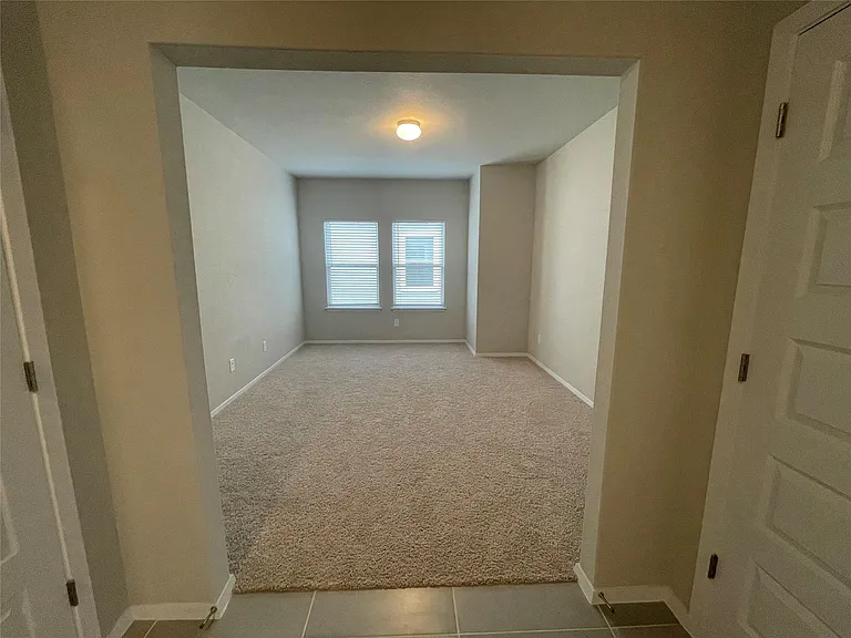 2801 Winding Creek Rd — Photo 3