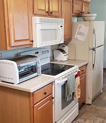 5th image of 410 Hillcrest Dr