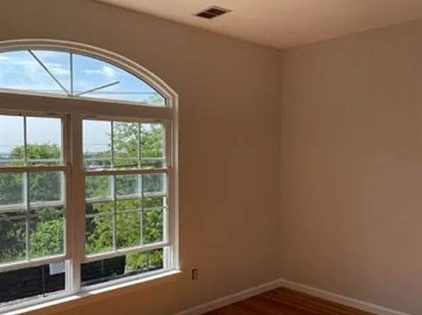 289 Arlington Avenue image 4 of 13