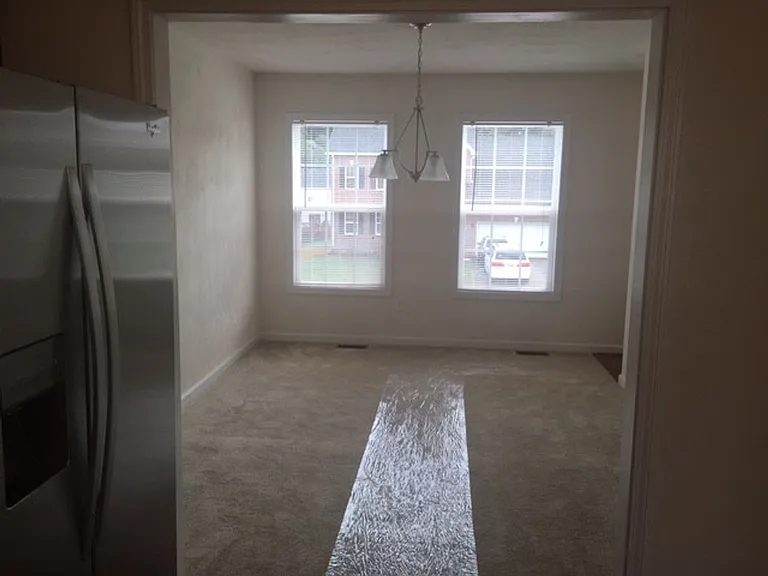 1475 Kensington Way — Photo 2