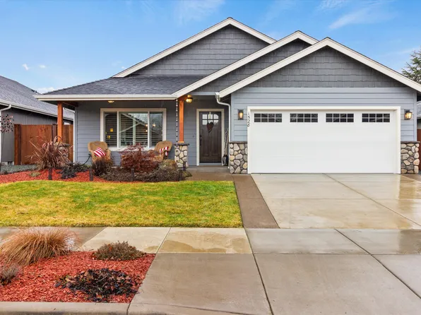 1528 Raydean Dr, Grants Pass, OR 97527