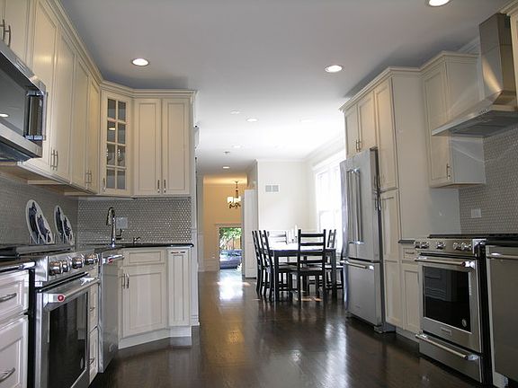 5th image of 6628 N Fairfield Ave