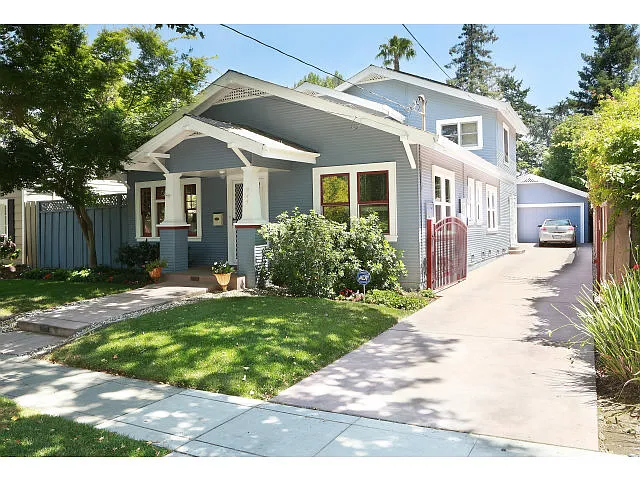 944 Pine Ave photo 1