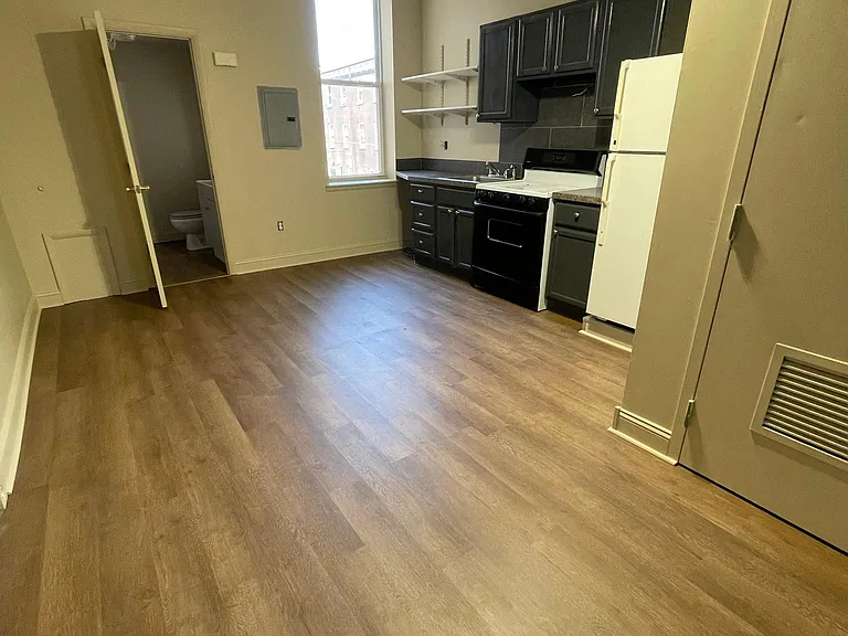 1542 N 15th St #3 — Photo 5