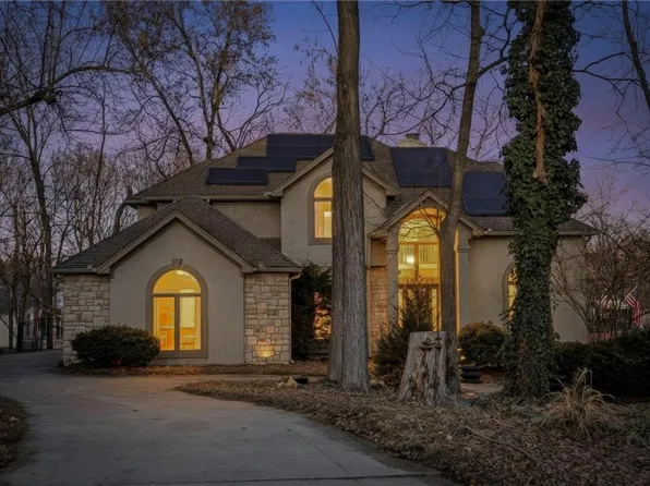 8210 NW Roberts Rd, Weatherby Lake, MO 64152