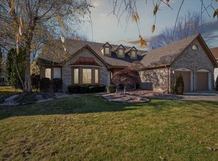 19403 Gill Rd, Livonia, MI 48152