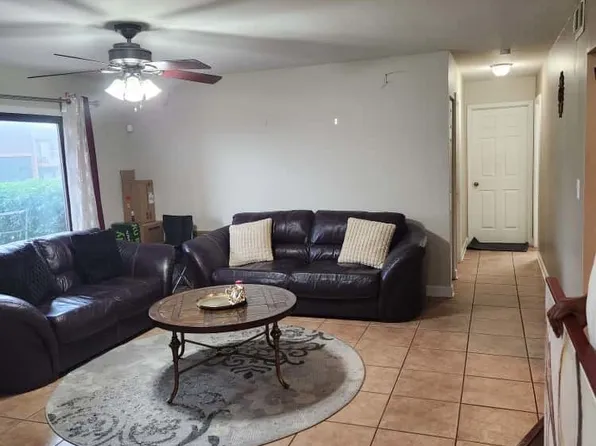 717 Tipperary Ct APT 1C, Schaumburg, IL 60193